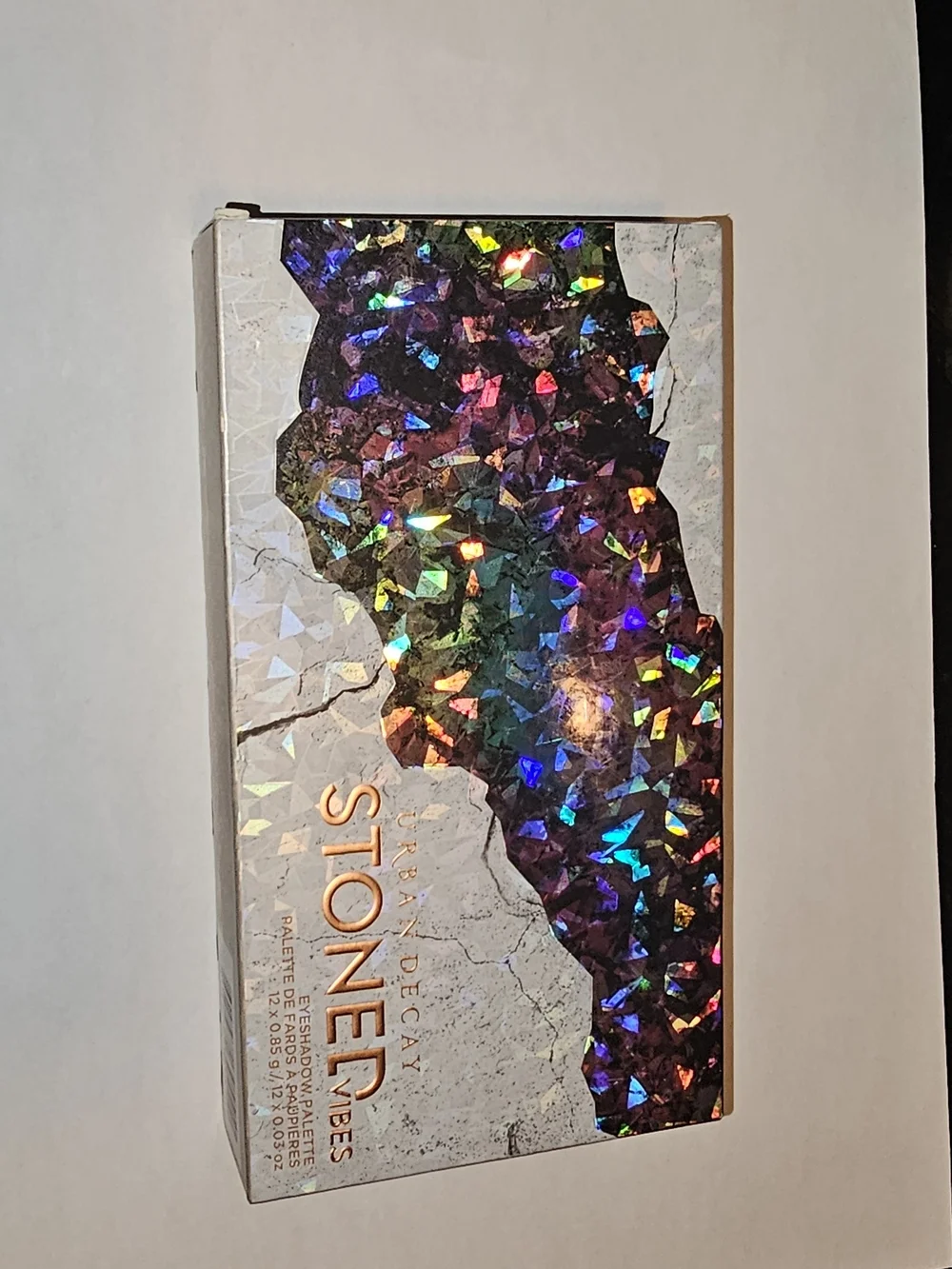 Urban Decay Stoned Vibes Holographic Eyeshadow Palette - Iridescent Purple - Picture 1 of 3